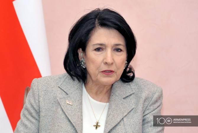 Президент Грузии отменила свои зарубежные визиты в связи с распространением 
коронавируса