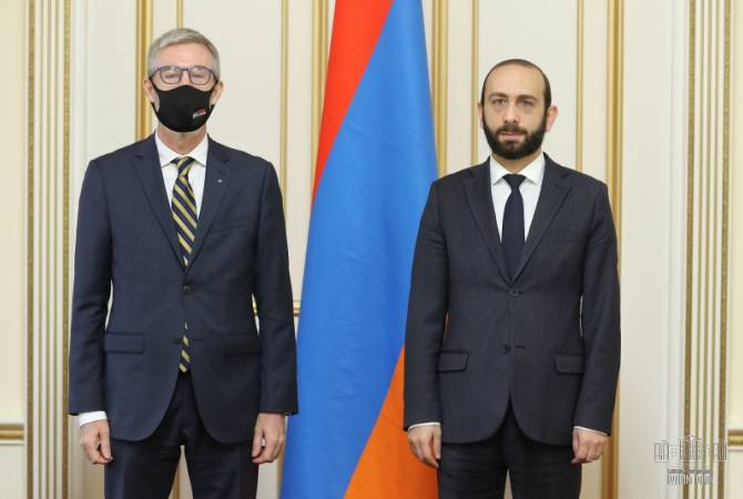 Rencontre le Président du Parlement arménien avec l’Ambassadeur de Suède  

