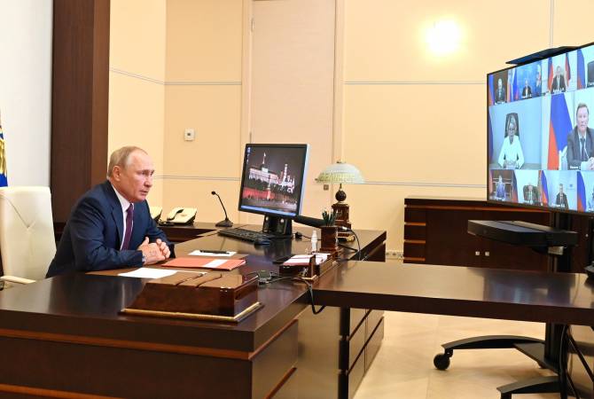 Владимир Путин обсудил с Совбезом международное сотрудничество в сфере обороны и 
безопасности 