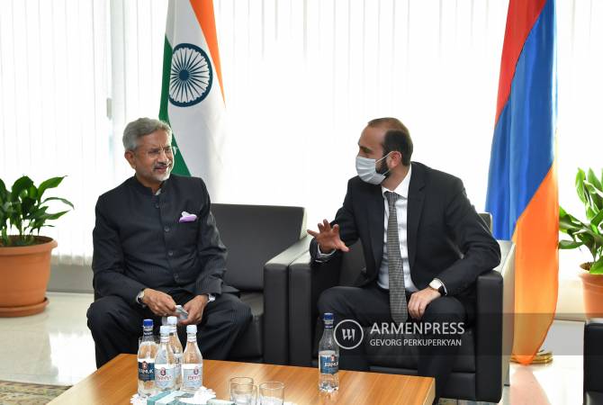 Indian FM arrives in Armenia