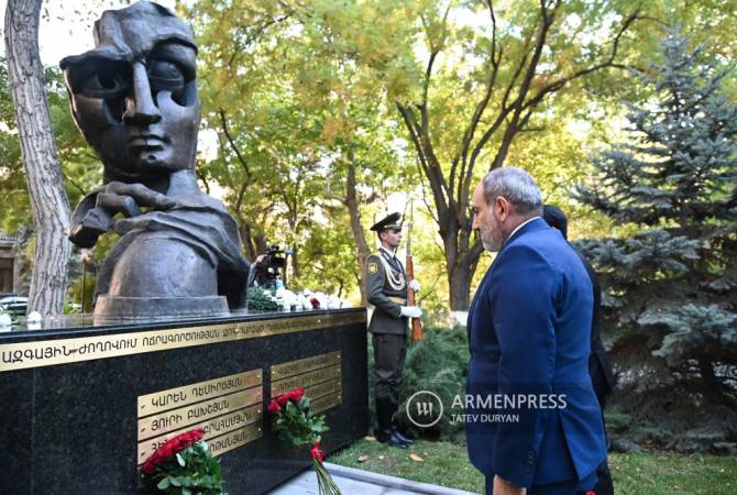 PM Pashinyan pays homage to memory of 1999 parliament attack victims 