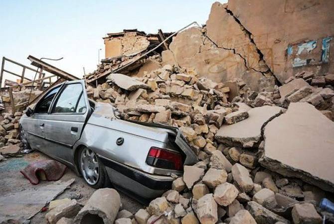 В Иране около ста человек пострадали при землетрясении

