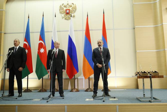 Le Premier ministre arménien, le Président russe et le Président azerbaïdjanais ont adopté une 
déclaration commune