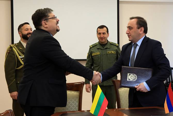 Armėnijos ir Lietuvos gynybos ministrai pasirašė Strateginio bendradarbiavimo planus 2022 m