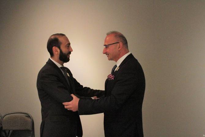 Ararat Mirzoyan a rencontré le ministre croate des Affaires étrangères et européennes, Gordan 
Radman


