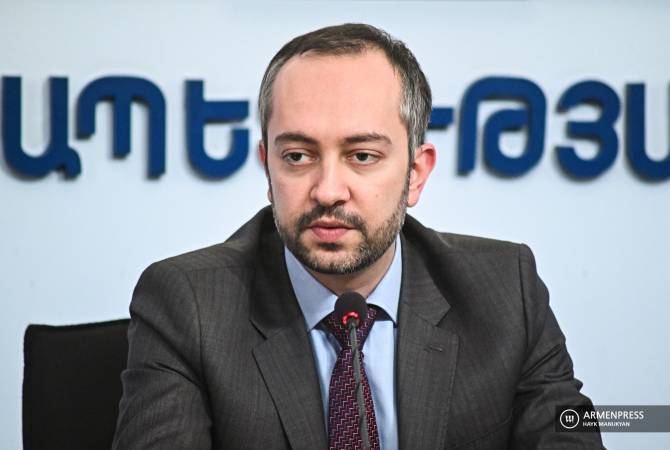 Le conflit du Haut-Karabakh doit être réglé dans le cadre du groupe de Minsk de l'OSCE: Eduard 
Aghajanyan