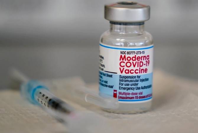 Moderna в ближайшие недели начнет клинические испытания вакцины от "омикрона"

