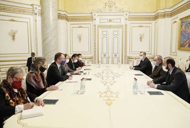 Armenian Prime Minister holds meeting with EU Special Representative Toivo Klaar, Isabelle 
Dumont  