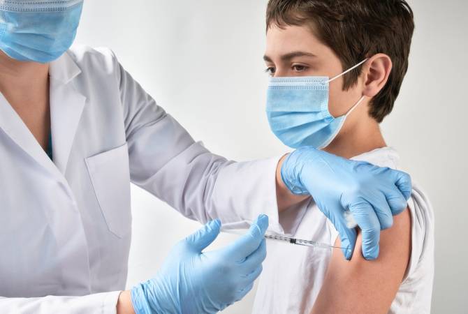 Гинцбург счел необходимым вакцинировать от коронавируса 70-80% детей
