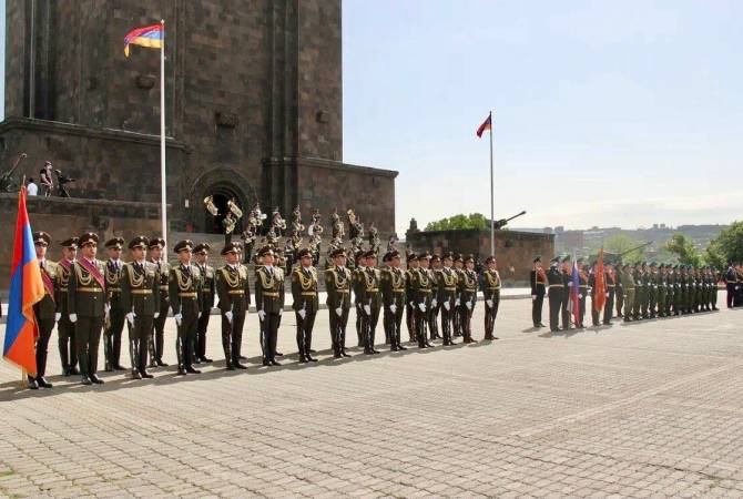 التعاون الإستراتيجي بالقطاع العسكري يلعب دوراً حيوياً بحماية المصالح وسيادة بلدينا-سفارة روسيا 
بتهنئةبعيد الجيش الأرميني