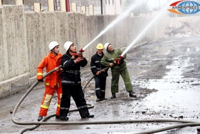 Пожарные-спасатели потушили пожары, вспыхнувшие на территориях общей площадью 
16,5 кв/м
