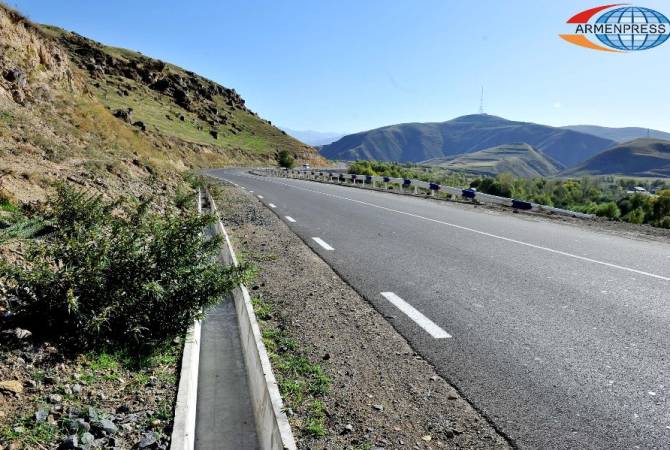 Iranian companies to participate in construction of transit road in Armenia  