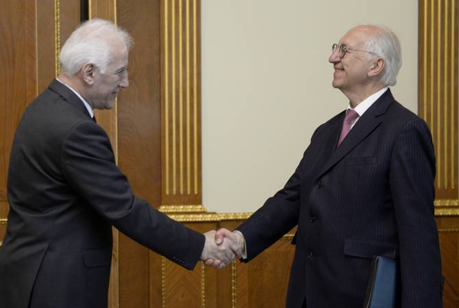 Armenian, Indian FMs discuss a wide range of economic and security issues