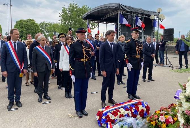 Paris'te Fransa Cumhurbaşkanı adına Ermeni Soykırımı anma etkinliğinde çelenk koyuldu