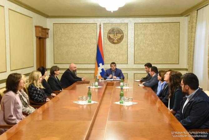 Arayik Harutyunyan receives representatives of Russian community in Artsakh