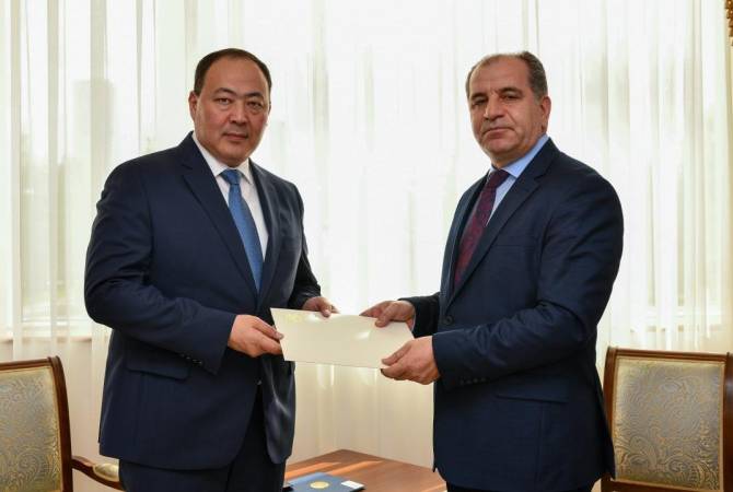 Ermenistan'ın Nur-Sultan Büyükelçisi Kazakistan Dışişleri Bakan Yardımcısıyla bölgesel ve 
uluslararası sorunları görüştü