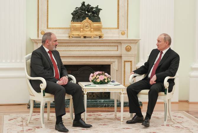 Nikol Pashinián se reunió en Moscú con Vladimir Putin