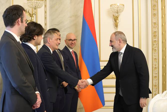 Nikol Pashinián y el grupo de amistad Italia-Armenia trataron la repatriación de los prisioneros 
de guerra
