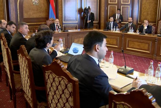PM Pashinyan chairs meeting on draft state medium-term expenditure program