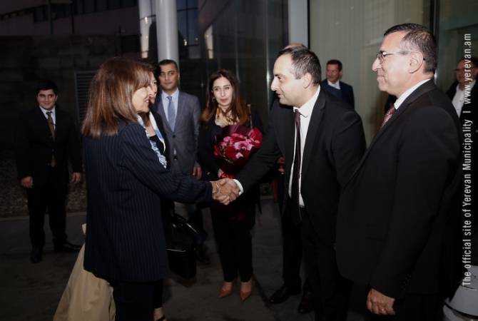 La Maire de Paris est arrivée en Arménie en visite officielle
