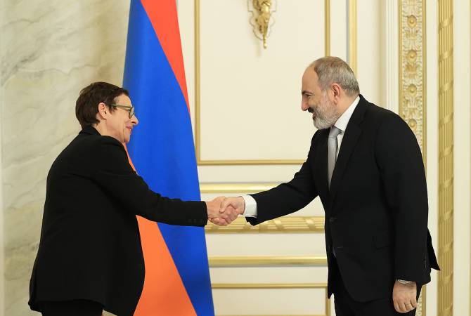 رئيس الوزراء نيكول باشينيان عقد اجتماعاً مع السفيرة الفرنسية لدى أرمينيا آن لويوت وبحث التعاون 