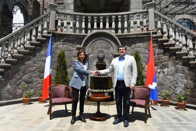 Rencontre entre Anne Hidalgo et Araïk Harutyunyan à Goris