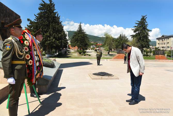 Президент Арцаха воздал дань уважения в Мемориале Степанакерта и  в воинском 
Пантеоне