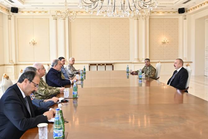 Алиев принял делегацию, возглавляемую министром обороны Турции