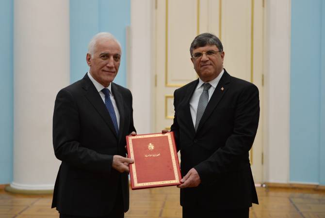 Tunus'un Yerevan'a atanan yeni Büyükelçisi güven mektubunu Ermenistan Cumhurbaşkanı'na 
sundu