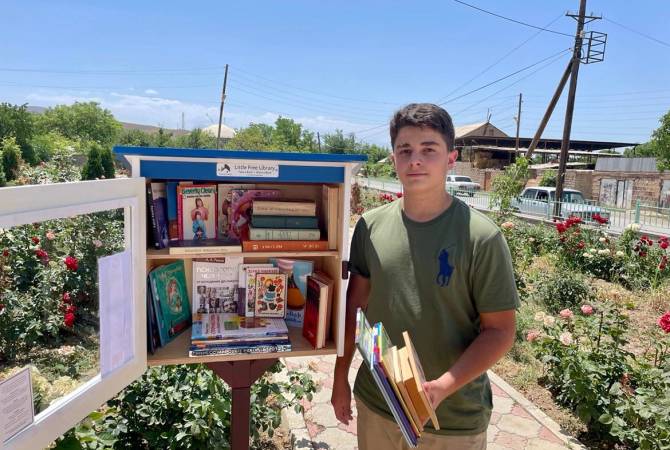 15-year-old American-Armenian boy installs free book boxes across Armenia