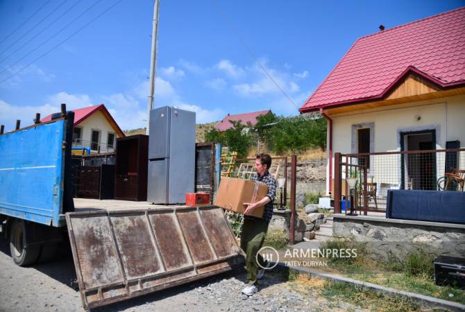 20 families from Aghavno and Berdzor settle in Armenia's Syunik province | ARMENPRESS Armenian News Agency - Vimarsana News