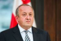 الرئيس الجورجي ج.مارغفلاشفيلي لم يتجاوب مع استفزاز أحد الشبان الأذرين بتكريم ذكرى ضحايا ما 
يسمى ب«أحداث خوجالي» بدقيقة صمت