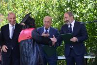 رئيس الوزراء الأرميني نيكول باشينيان يشترك بحفل توزيع الشهادات بفرع يريفان لجامعة لومونوسوف 
الدولية