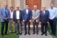 Le ministre Archakian a présenté le «Pont virtuel arménien» à la communauté arménienne 
d'Iran 

