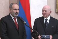 Le Premier ministre a décoré  à Nikita Simonian l'Ordre « Pour le Mérite à la Patrie » de 1re 
classe