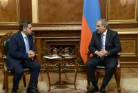 رئيس الوزراء نيكول باشينيان يعقد اجتماع مع رئيس اتحاد كرة القدم الأرميني الجديد أرمين مليكبيكيان