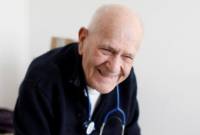 Coronavirus: France’s oldest doctor, aged 98, continues working through lockdown