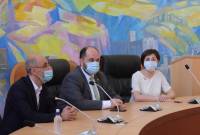 Министр НОКС представил сотрудникам Национальной библиотеки Армении нового 
директора

