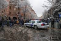 الشرطة تعتقل عشرات المتظاهرين خارج مقر الحكومة الأرمينية كجزء من حركة «إنقاذ الوطن»