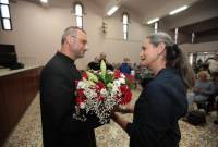  Des membres d'organisations juives rendent visite à un prêtre arménien attaqué à Jérusalem