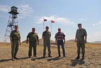 L'Ambassadeur de Russie visite les positions à la frontière arméno-turque dans la région 
d'Armavir