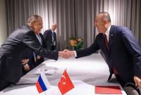 وزير الخارجية الروسي سيرجي لافروف يبحث مع نظيره التركي مولود تشاووش أوغلو استقرار الوضع في 
جنوب القوقاز