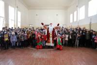 Le cabinet du Président de la République a organisé des événements festifs pour les enfants des 
régions frontalières  