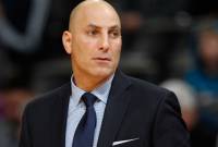 Rex Kalamian des Detroit Pistons sera l’entraîneur-chef de l’équipe nationale arménienne de 
basket-ball