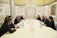 رئيس الوزراء نيكول باشينيان يستقبل وفد رئيس مجموعة الصداقة بين بريطانيا العظمى وأرمينيا ببرلمان 
المملكة المتحدةتيم لوتون
