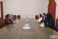 Le Vice-président de l'AN et l'Ambassadrice de France en Arménie  discutent de la situation 
actuelle dans la région