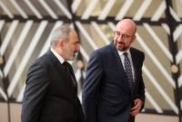 رئيس الوزراء الأرميني نيكول باشينيان ورئيس المجلس الأوروبي شارل ميشيل يجريان محادثة خاصة في 
بروكسل