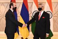 وزير الخارجية الأرميني يناقش مع نظيره الهندي مجموعة واسعة من القضايا الاقتصادية والأمنية ومسائل 
التعاون