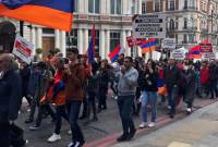 Londra'da Westminster Katedrali'nden St. Eghishe Kilisesi'ne Ermeni Soykırımı'nı anma yürüyüşü 
düzenlendi