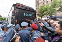 Yerevan’da sokakları kapatan 189 protestocu gözaltına alındı